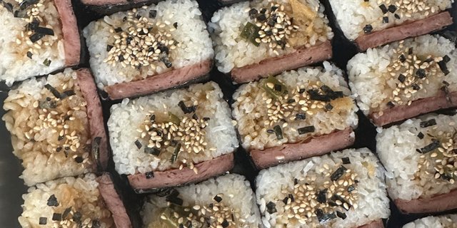 Abunai Musubi Tray
