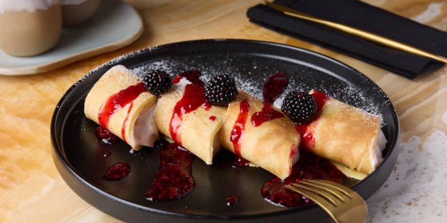 Raspberry Crepe