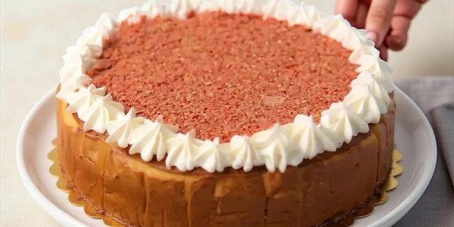 Strawberry Shortcake Mascarpone Cheesecake