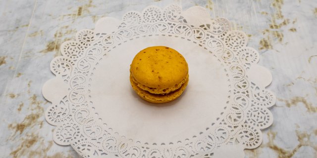 Nutella Praline Macaron