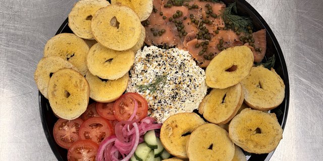 Bagel & Smoked Salmon Platter