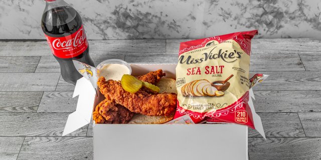 Jumbo Tender Boxed Lunch