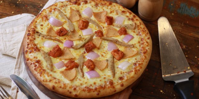 Indian Chicken Special Pizza