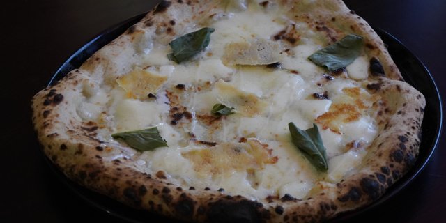 Quattro Formaggi Pizza