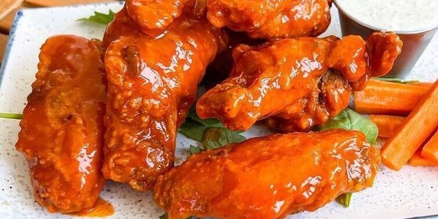 Buffalo Jumbo Hitch Wings