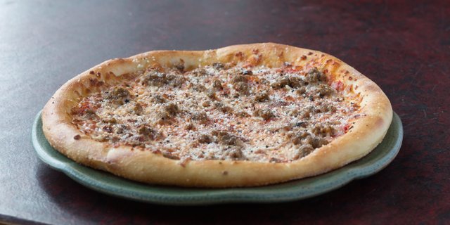 Sausage & Caramelized Onions Pizza