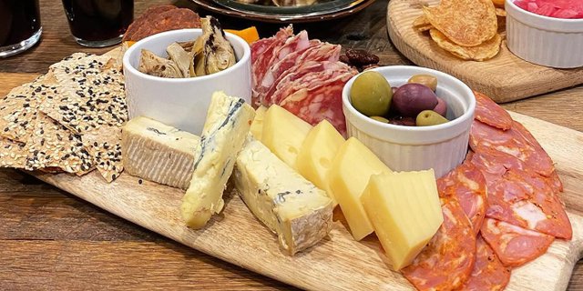 Medium Cheese & Charcuterie Platter