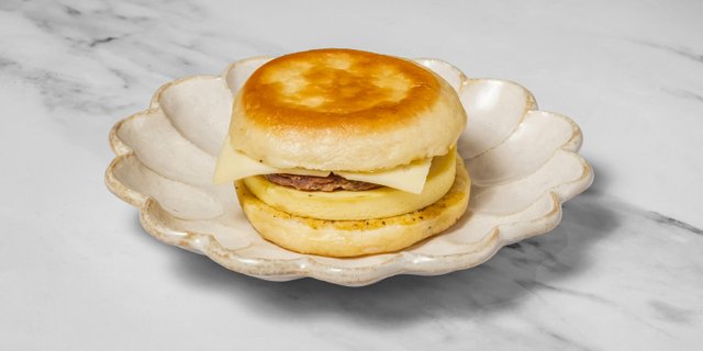 Breakfast Sandwich w/ Sausage