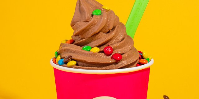 Build-Your-Own Large Frozen Yogurt