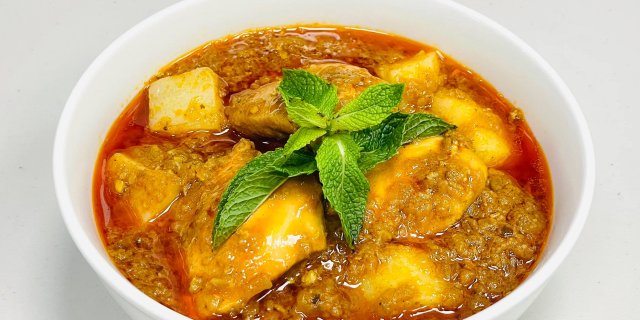 Burmese-Style Red Curry w/ Catfish