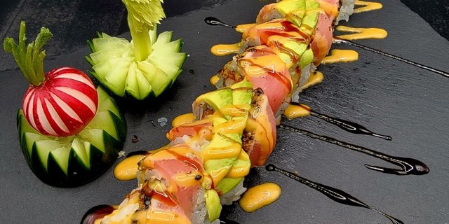 Tuna Amazing Roll