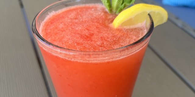Iced Strawberry Lemonade