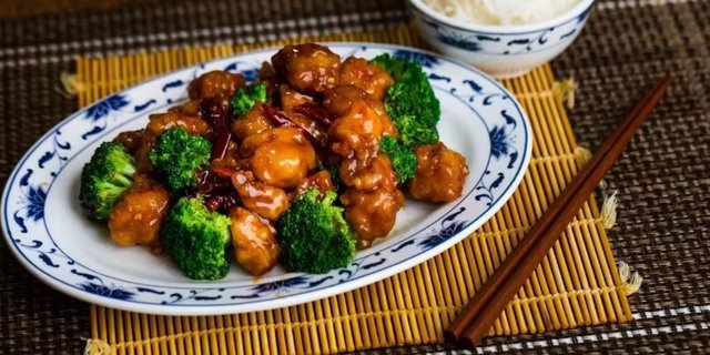 General Tso’s Chicken Party Tray