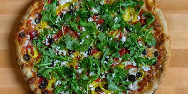 Mediterranean 10" Pizza