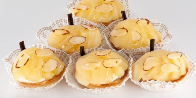 Mini Pear Tart