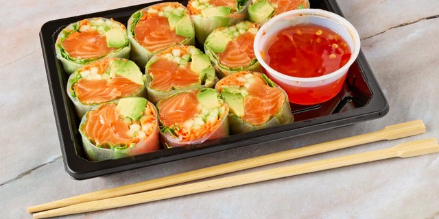 Salmon Spring Roll