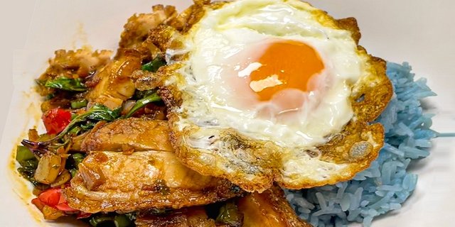 Krapow Moo Krob w/ Fried Egg