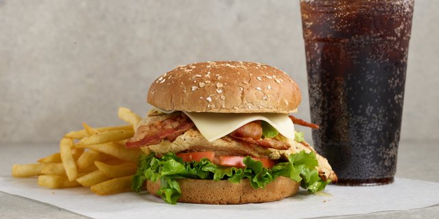Famosa Chicken Sandwich