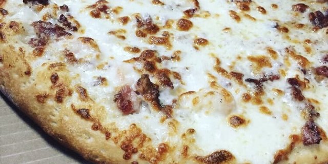 Chicken Alfredo & Spinach Pizza