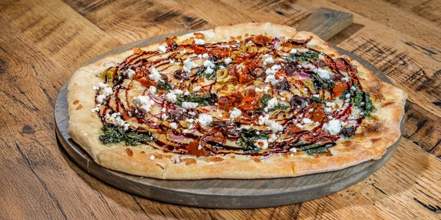 Mediterranean Pizza