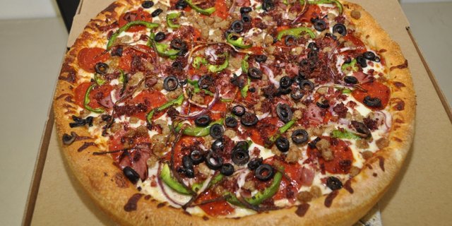 Deluxe Uno Pizza