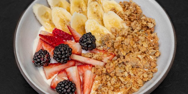 Yogurt & Granola