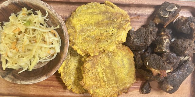 Fried Goat w/ Plantains