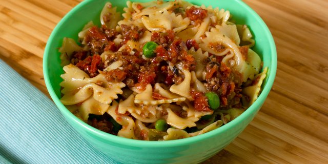 Farfalle Pasta Salad Tray
