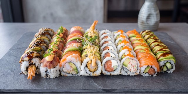 Chef's Choice Special Roll Combo Tray