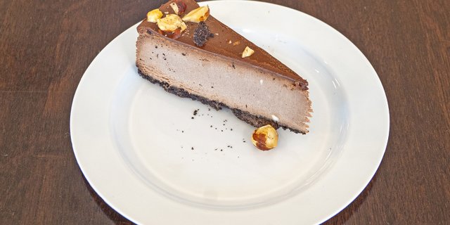 Almond Nutella Cheesecake