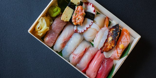 Build-Your-Own Sashimi Box