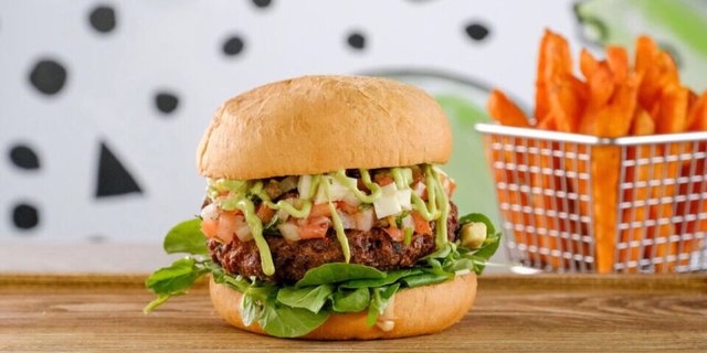 Sandwiches & Wraps w/ Salad