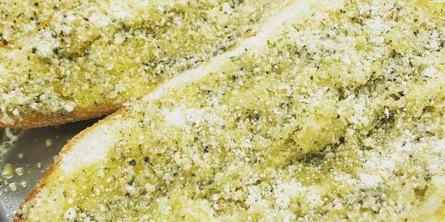 Cheesy Garlic Bread