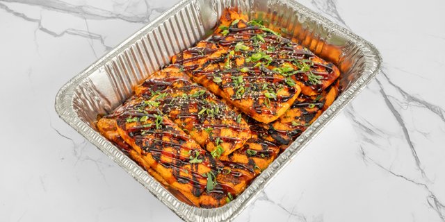 Salmon w/ Teriyaki Sauce Buffet