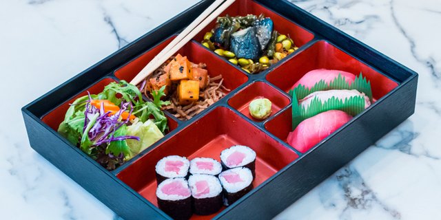 Tuna Sushi Bento Box