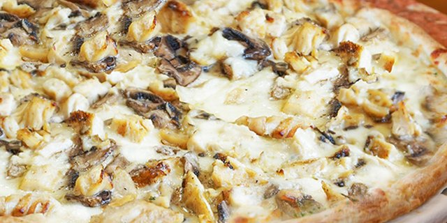 18" Chicken Alfredo Pizza