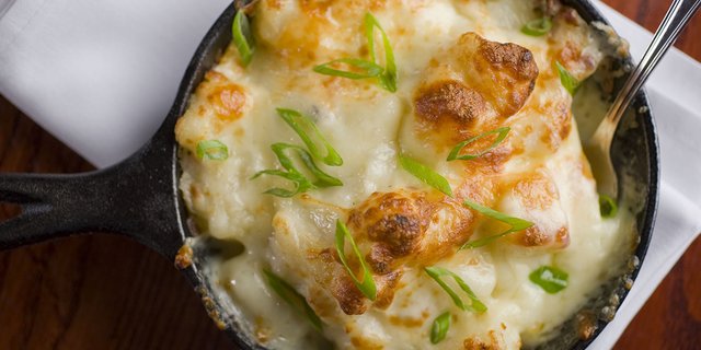 White Cheddar & Bacon Au Gratin Potatoes