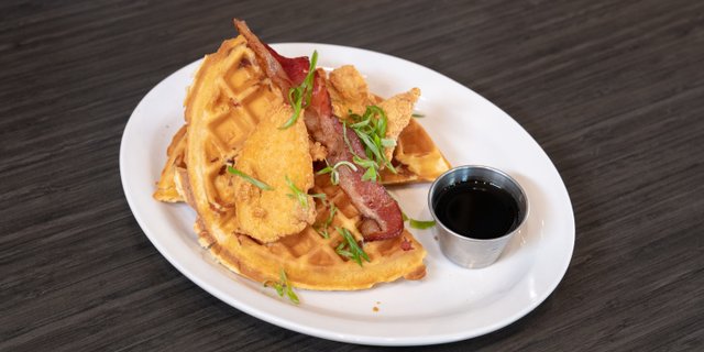 Bacon & Chicken Waffle