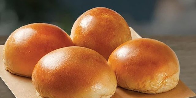 Bakers Dozen of Yeast Rolls