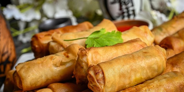 Eggroll Tray