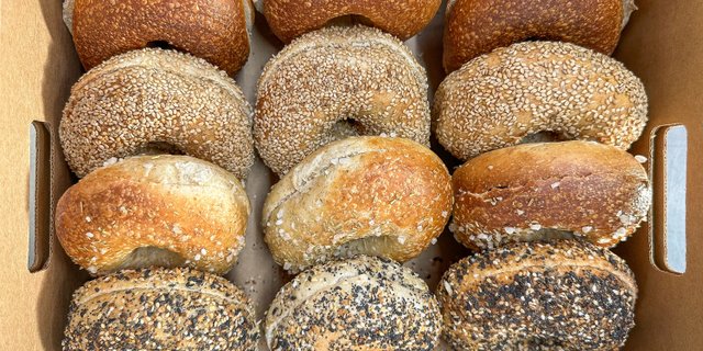 The Classic Bagel Box