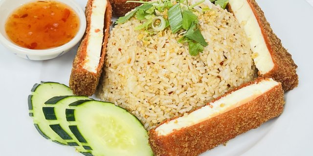Fried Paneer With Garlic Fried Rice