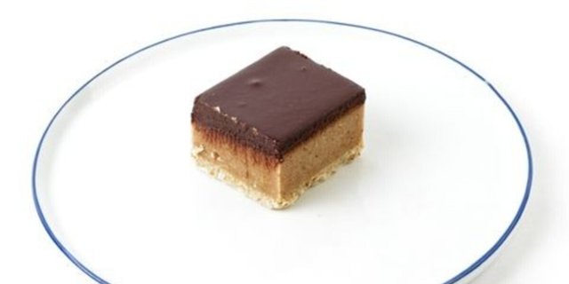 Raw Caramel Slice