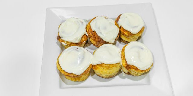 Classic Smedium Sized Cinnamon Rolls