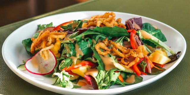 Mango Mixto Salad
