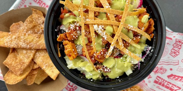 Ensalada Grande Boxed Lunch