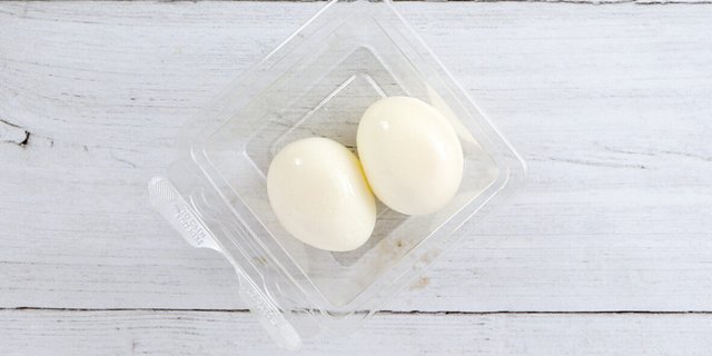 2 Hard-Boiled Eggs