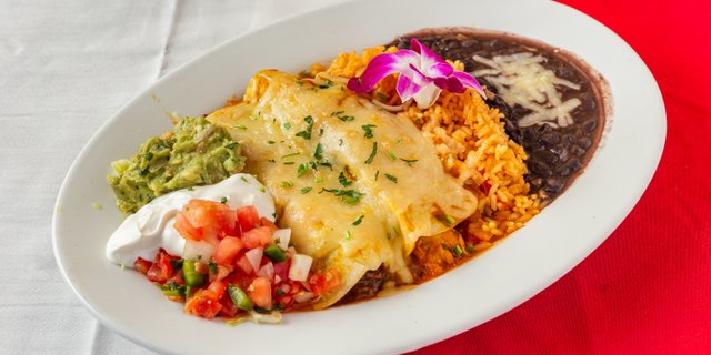 Enchiladas Super De Pollo