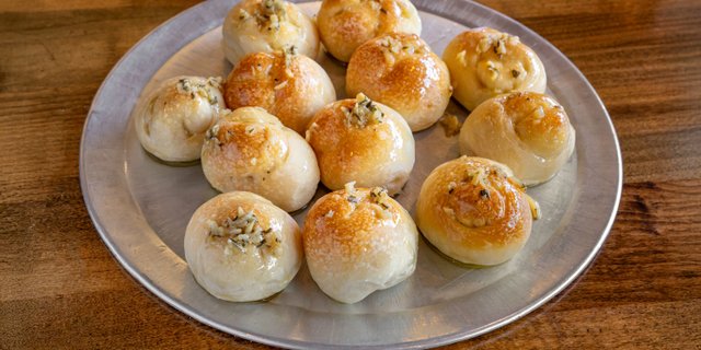Garlic Knots