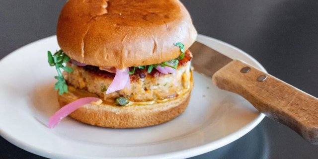 Chipotle Salmon Cake Sandwich